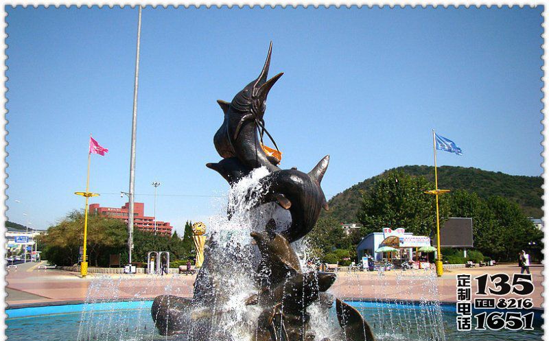 廣場(chǎng)戶(hù)外海豚玻璃鋼仿銅噴泉雕塑